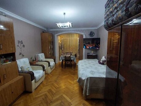 Nəriman Nərimanovda 3 otaqlı köhnə tikili mənzil satılır, 65 m², 245 000 AZN, şəkil 2 / 5