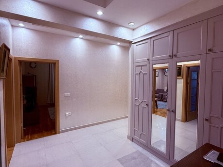 Badamdarda 4 otaqlı yeni tikili mənzil satılır, 180 m², 350 000 AZN, şəkil 5 / 12