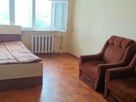 Koroğluda 2 otaqlı köhnə tikili mənzil kirayə verilir, 50 m², 500 AZN/ay, şəkil 2 / 12