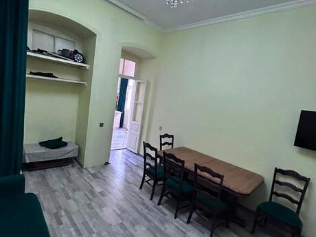 2-room old-build apartment for rent in Nizami, 60 m², 650 AZN/mo, photo 3 / 9