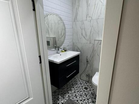Nəsimidə 2 otaqlı yeni tikili mənzil kirayə verilir, 50 m², 900 AZN/ay, şəkil 3 / 10