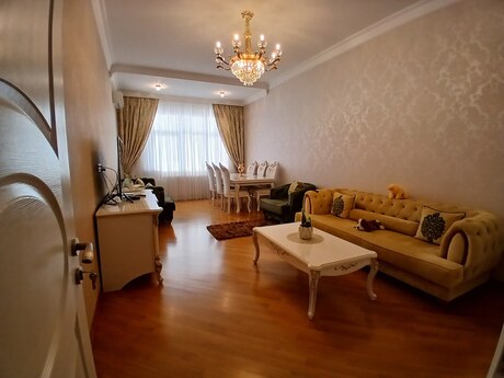 Elan №6556472 - Bakı, Elmlər Akademiyası m., 2 otaqlı, 106 m², 8/17 mərtəbə