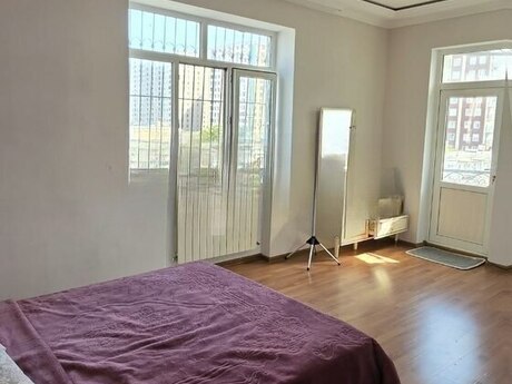 28 Mayda 3 otaqlı köhnə tikili mənzil kirayə verilir, 90 m², 800 AZN/ay, şəkil 3 / 7