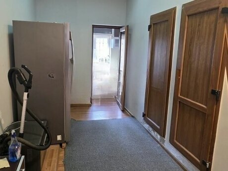 28 Mayda 3 otaqlı köhnə tikili mənzil kirayə verilir, 90 m², 800 AZN/ay, şəkil 2 / 7