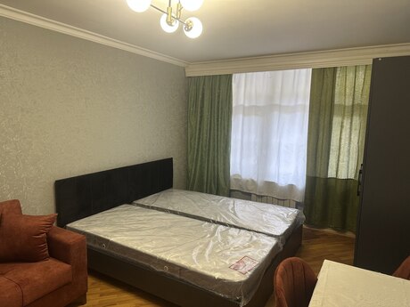 1 otaq · 30 m² · 1/5 mərtəbə, Gənclik