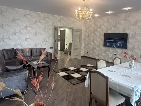 3 otaq · 175 m²