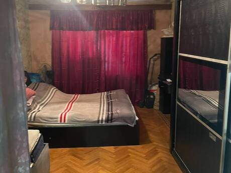 4-room old-build apartment for sale in İnşaatçılar, 93 m², 230 000 AZN, photo 2 / 12
