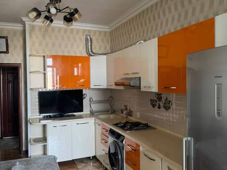 Azadlıq Prospektidə 3 otaqlı yeni tikili mənzil kirayə verilir, 130 m², 1 000 AZN/ay, şəkil 5 / 12