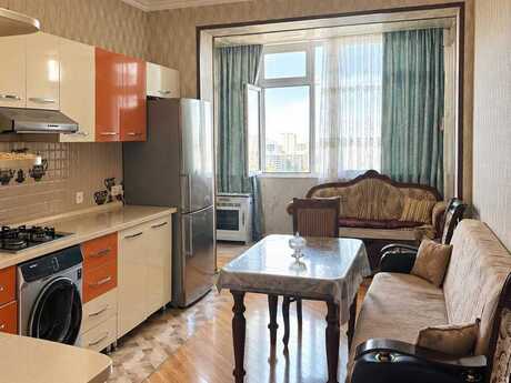 Azadlıq Prospektidə 3 otaqlı yeni tikili mənzil kirayə verilir, 130 m², 1 000 AZN/ay, şəkil 3 / 12