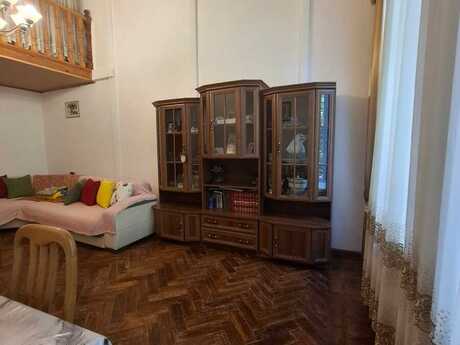 28 Mayda 3 otaqlı köhnə tikili mənzil satılır, 60 m², 168 000 AZN, şəkil 3 / 12