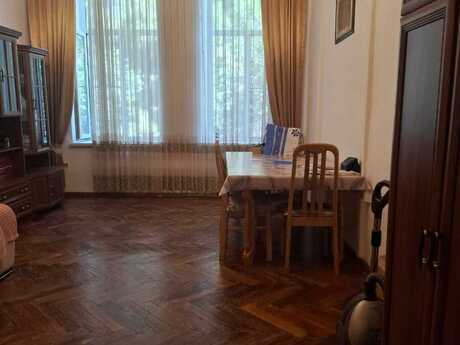 28 Mayda 3 otaqlı köhnə tikili mənzil satılır, 60 m², 168 000 AZN, şəkil 5 / 12