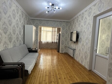 2 otaq · 50 m² · 8/9 mərtəbə, İnşaatçılar