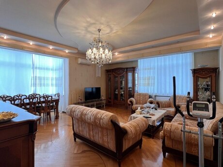 4 otaq · 186 m²