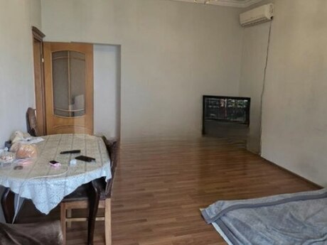 Elan №6556753 - Bakı, 28 May m., 3 otaqlı, 90 m², 5/5 mərtəbə