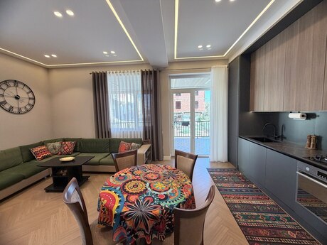 Elan №6556763 - Bakı, Buzovna q., 4 otaqlı, 126 m², 1/3 mərtəbə