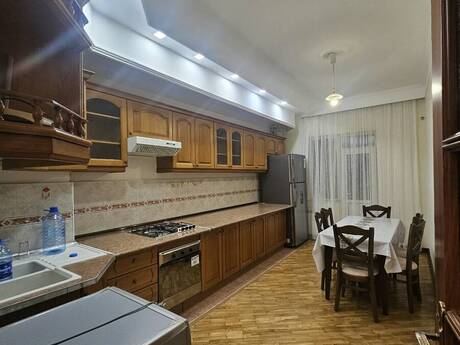 Объявление №6556786 - Баку, пос. 6-ой мкр, 4-комн., 150 м², 8/9 этаж