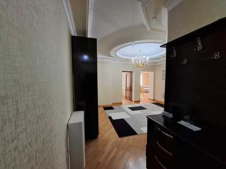 28 Mayda 3 otaqlı yeni tikili mənzil satılır, 167 m², 460 000 AZN, şəkil 5 / 12