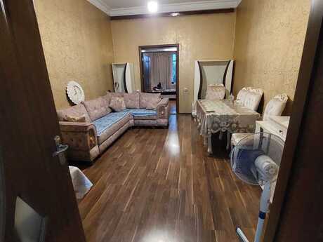2-room old-build apartment for sale in 28 May, 55 m², 215 000 AZN, photo 3 / 9