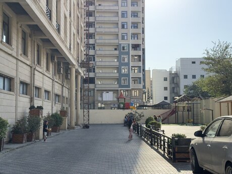 3 otaqlı mənzil, 217 m², Gənclik, 640 000 AZN