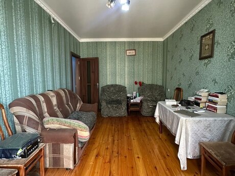 İnşaatçılarda 2 otaqlı köhnə tikili mənzil satılır, 65 m², 165 000 AZN, şəkil 2 / 11