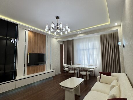 3 otaq · 95 m² · 16/17 mərtəbə, Renessans Palace