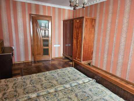 3 otaq · 70 m² · 5/5 mərtəbə, Elmlər Akademiyası