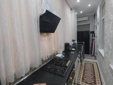 Sahildə 2 otaqlı köhnə tikili mənzil satılır, 45 m², 185 000 AZN, şəkil 2 / 9