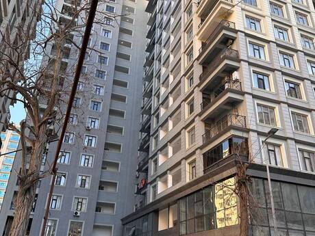 28 Mayda 3 otaqlı yeni tikili mənzil satılır, 146 m², 390 000 AZN, şəkil 3 / 11