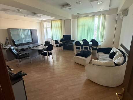 4 otaq · 160 m²