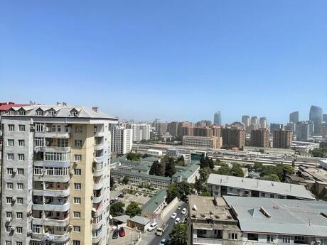 28 Mayda 2 otaqlı yeni tikili mənzil satılır, 75 m², 259 000 AZN, şəkil 2 / 10