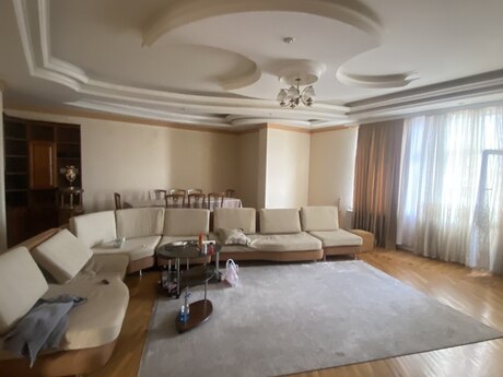 3 otaq · 167 m²