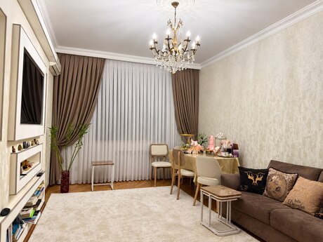 Elan №6557415 - Bakı, 28 May m., 2 otaqlı, 80 m², 11/18 mərtəbə