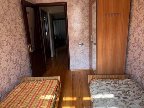 Qara Qarayevdə 3 otaqlı köhnə tikili mənzil kirayə verilir, 65 m², 740 AZN/ay, şəkil 3 / 9