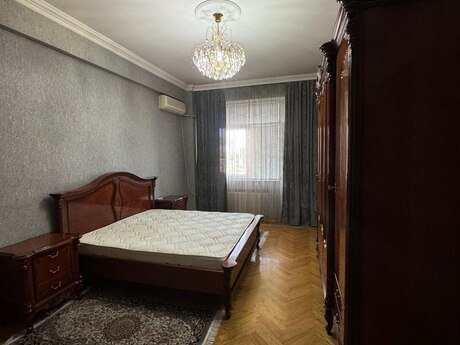 İnşaatçılarda 3 otaqlı yeni tikili mənzil kirayə verilir, 145 m², 850 AZN/ay, şəkil 4 / 12