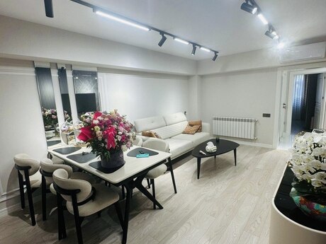 3-room old-build apartment for sale in Gənclik, 65 m², 263 000 AZN, photo 2 / 12