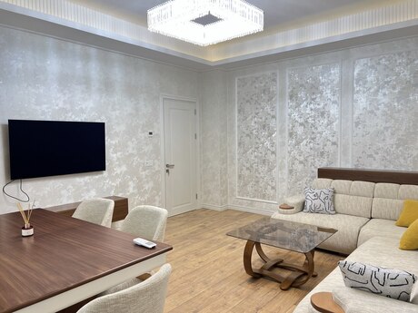 Ağ şəhərdə 3 otaqlı yeni tikili mənzil kirayə verilir, 135 m², 2 600 AZN/ay, şəkil 3 / 12