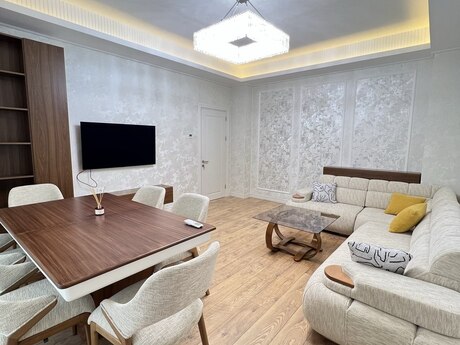 Объявление №6557685 - Баку, пос. Аг шехер, 3-комн., 135 м², 8/8 этаж