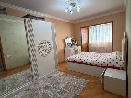 3-room old-build apartment for sale in 20 Yanvar, 80 m², 245 000 AZN, photo 2 / 12