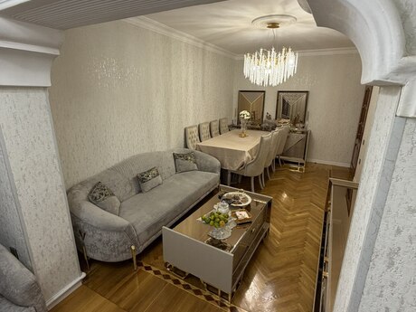 8-ci mikrorayonda 4 otaqlı köhnə tikili mənzil satılır, 112 m², 330 000 AZN, şəkil 4 / 12