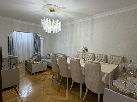 8-ci mikrorayonda 4 otaqlı köhnə tikili mənzil satılır, 112 m², 330 000 AZN, şəkil 3 / 12