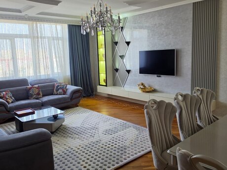 3 otaqlı mənzil, 135 m², Azadlıq Prospekti, 1 300 AZN