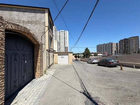 8 rooms · 678 m², Badamdar