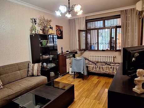 1 otaq · 50 m² · 1/5 mərtəbə, Memar Əcəmi