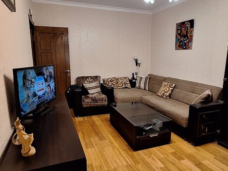 Memar Əcəmidə 1 otaqlı köhnə tikili mənzil satılır, 50 m², 122 000 AZN, şəkil 2 / 12