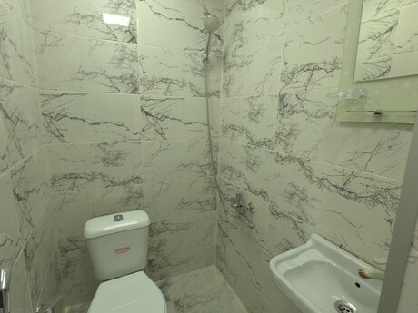 Bakıxanovda 2 otaqlı köhnə tikili mənzil kirayə verilir, 45 m², 550 AZN/ay, şəkil 5 / 10