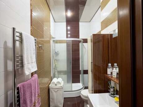 Nəsimidə 2 otaqlı yeni tikili mənzil kirayə verilir, 70 m², 800 AZN/ay, şəkil 2 / 7