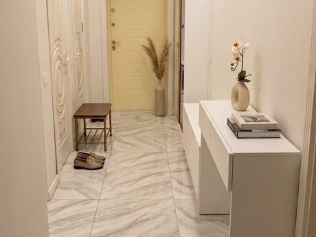 Bakıxanovda 3 otaqlı köhnə tikili mənzil satılır, 90 m², 155 000 AZN, şəkil 2 / 8