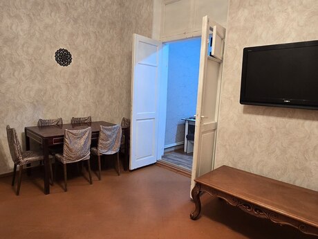 3-room old-build apartment for rent in Nərimanov, 53 m², 850 AZN/mo, photo 3 / 10
