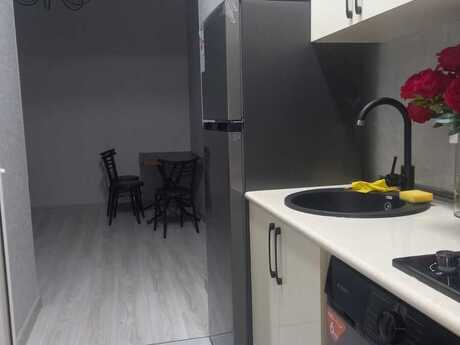Sahildə 1 otaqlı köhnə tikili mənzil kirayə verilir, 20 m², 525 AZN/ay, şəkil 3 / 11