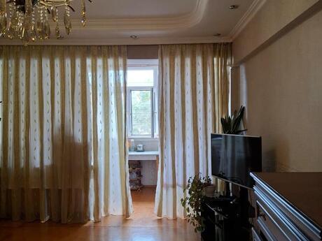 3-комнатная квартира, 70 м², Elmlər Akademiyası, 600 AZN